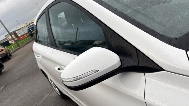 Hyundai i20 1.2 SE 5dr Petrol Hatchback